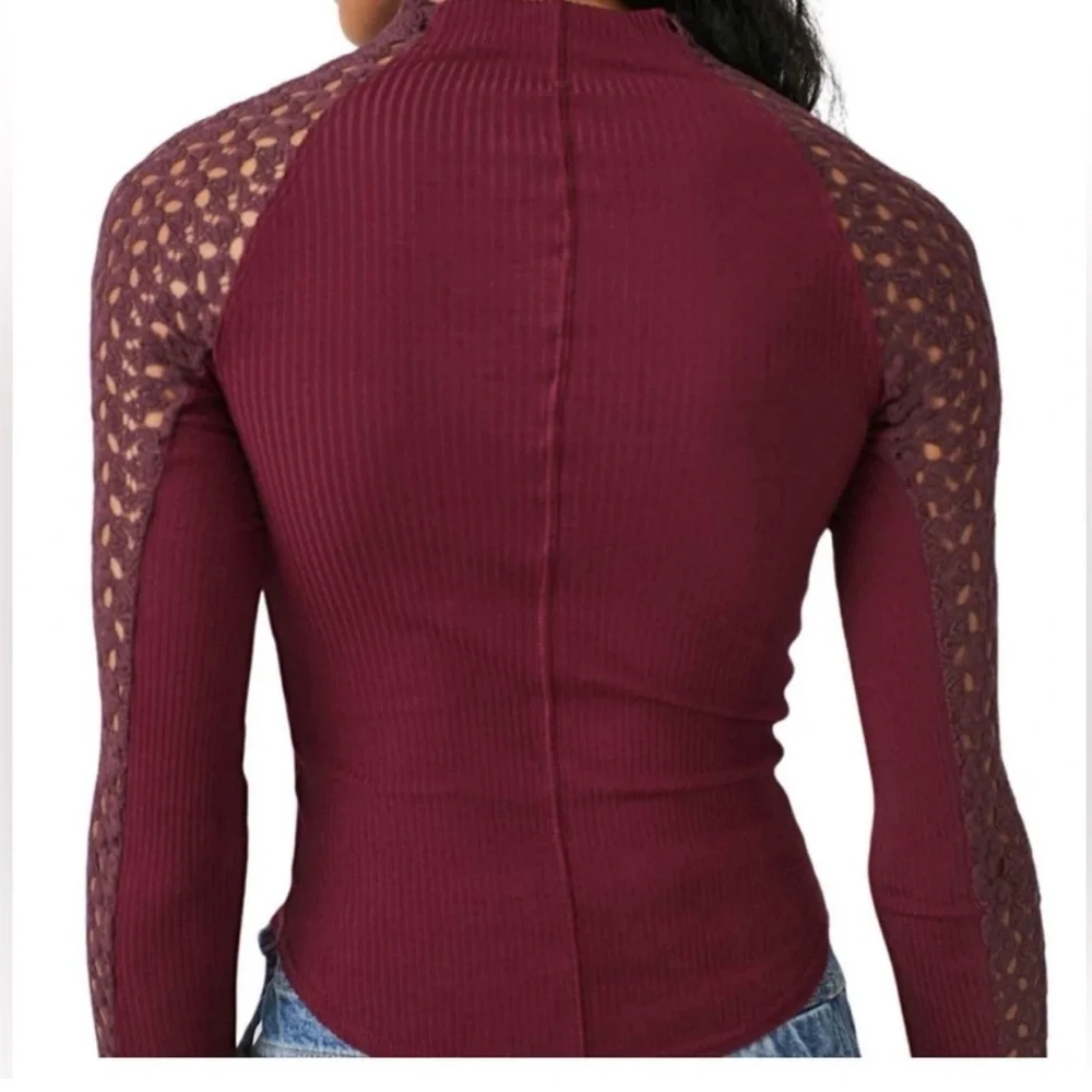 FREE PEOPLE CLEMENTE CROCHET LONG  SLEEVE MIX MEDIA TOP MEDIUM SWEET RAISIN